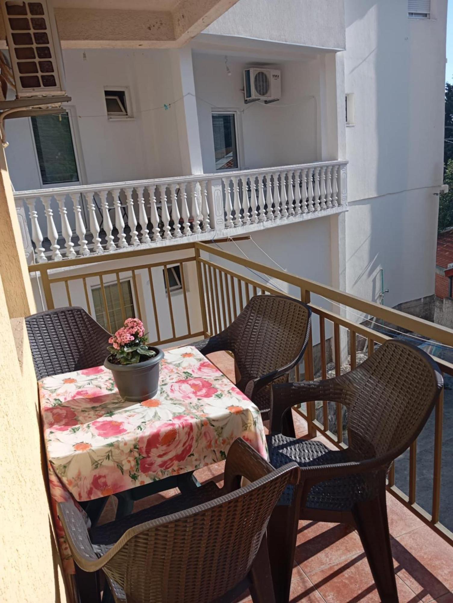 Vito Apartments Сутоморе Екстериор снимка